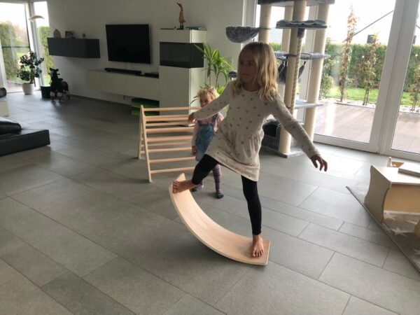 Balancierbrett - Das kratzfeste Balanceboard mit Filzboden – Bild 8